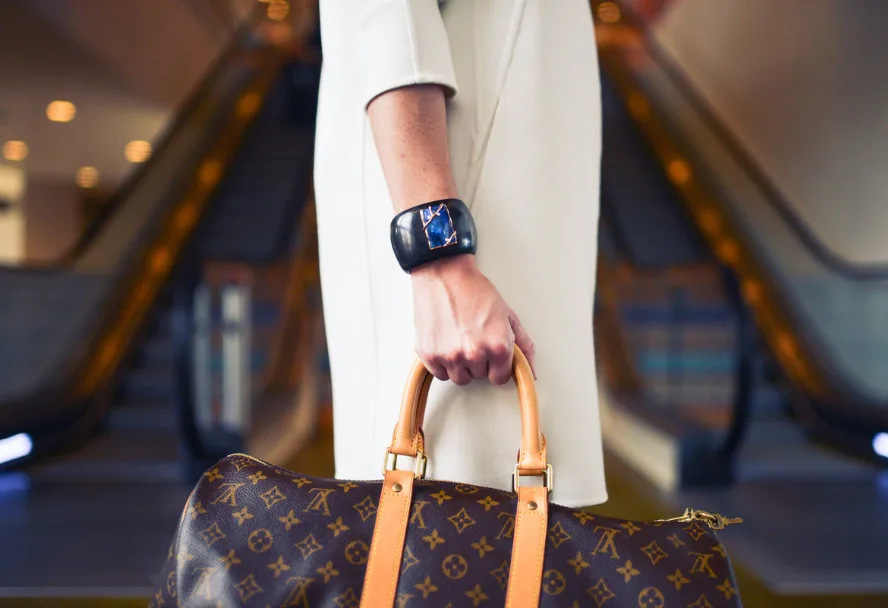 Lady with an elegant handbag