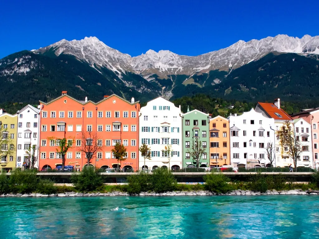 The row of coloured houses on the Inn, the rock face of the Nordkette behind