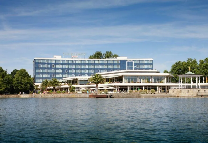 The Courtyard by Marriott on the shore of the Maschsee