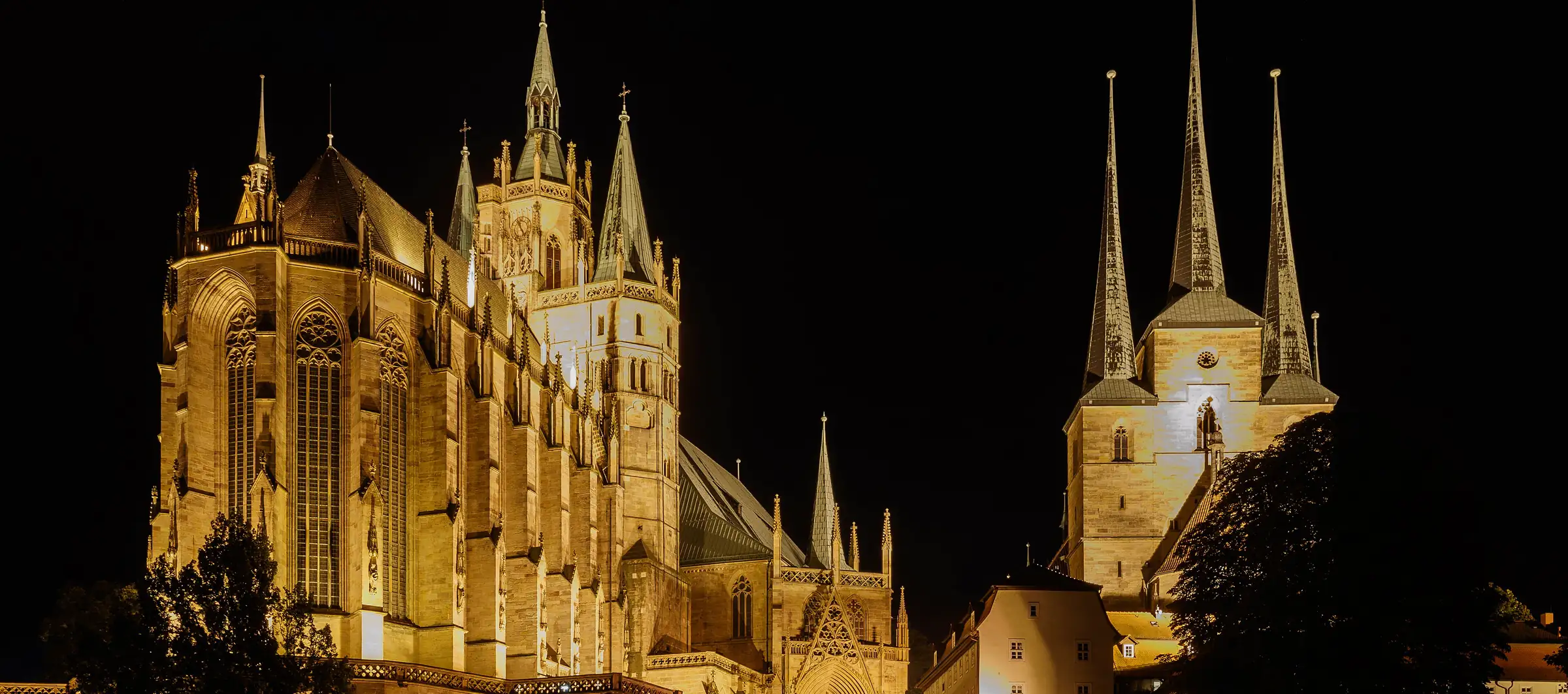 Erfurter Dom und Severikirche bei Nacht