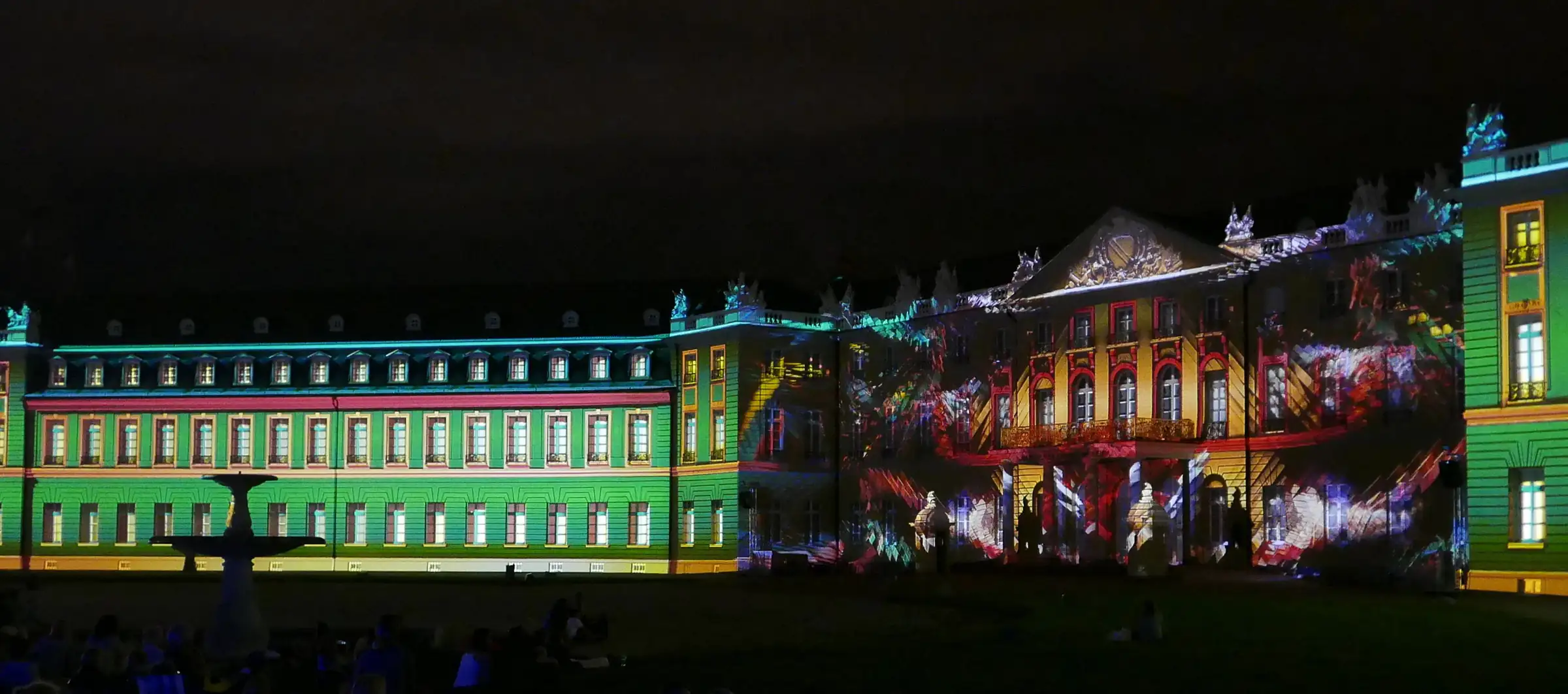 Karlsruher Schloss bei Nacht
