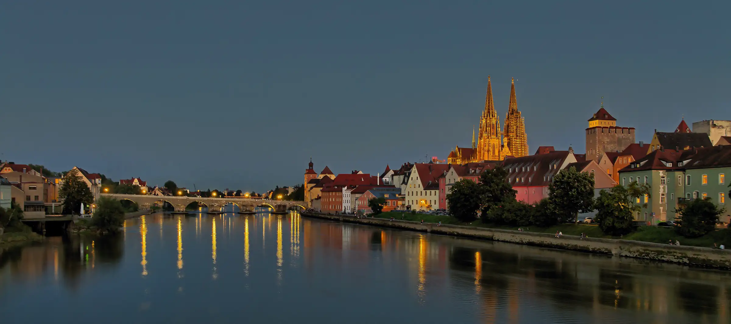 Regensburger Dom an der Donau